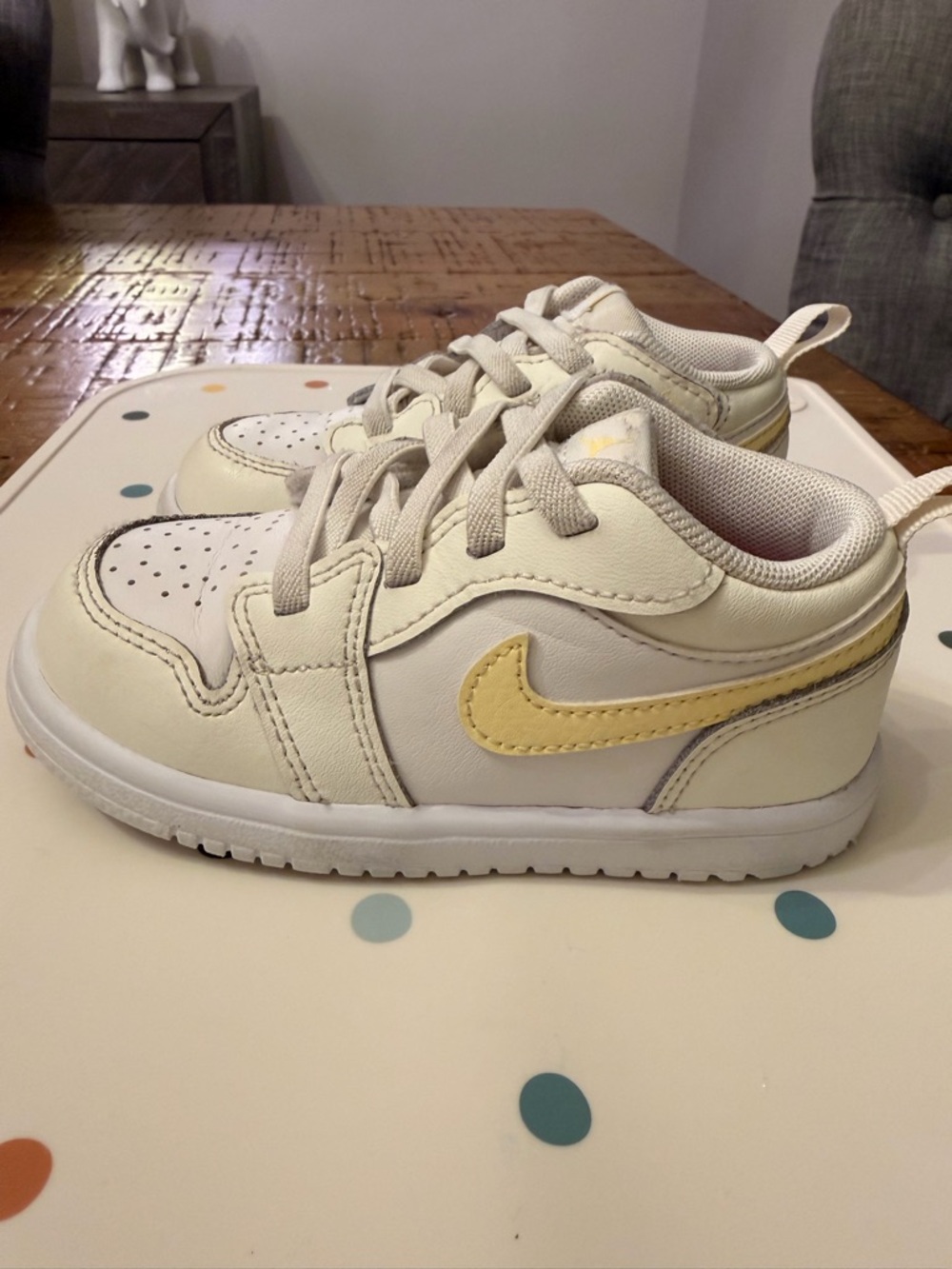 Nike toddler Air Jordan 1 Low-Top Sneakers in white and Pale Yellow Velcro